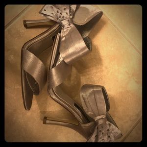 Nina gray silver dress pump shoes heels size 6